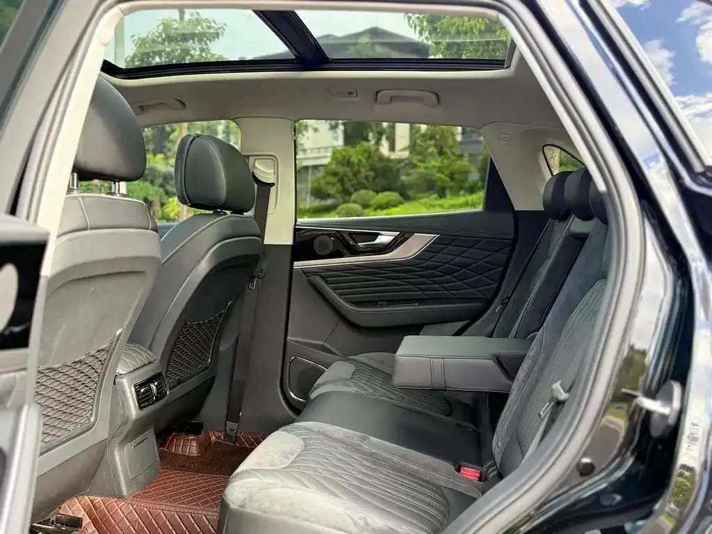Hongqi HS5 2023 из CN, фото 9