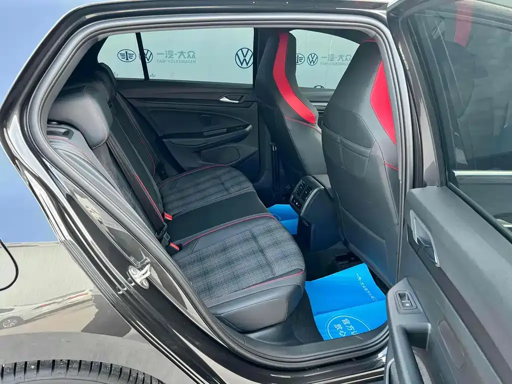 Volkswagen Golf GTI 2023 из CN, фото 5
