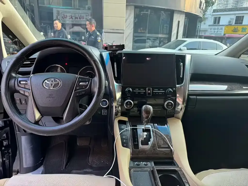 Toyota Vellfire 2022 из CN, фото 9