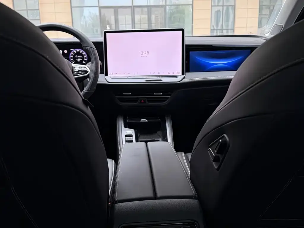 Volkswagen Magotan 2025 из CN, фото 10