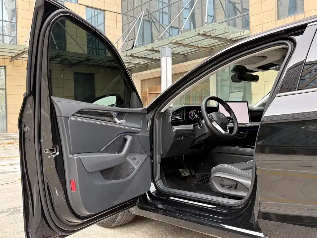 Volkswagen Magotan 2025 из CN, фото 7