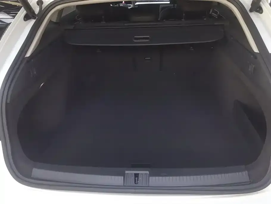Volkswagen CC 2024 из CN, фото 4