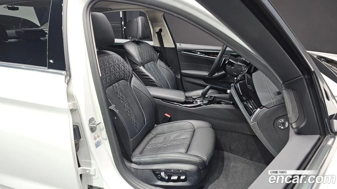 BMW 5-Series 2021 из KR, фото 10