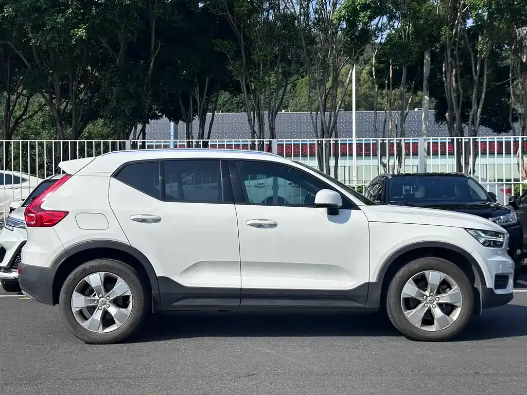 Volvo XC40 2021 из CN, фото 5