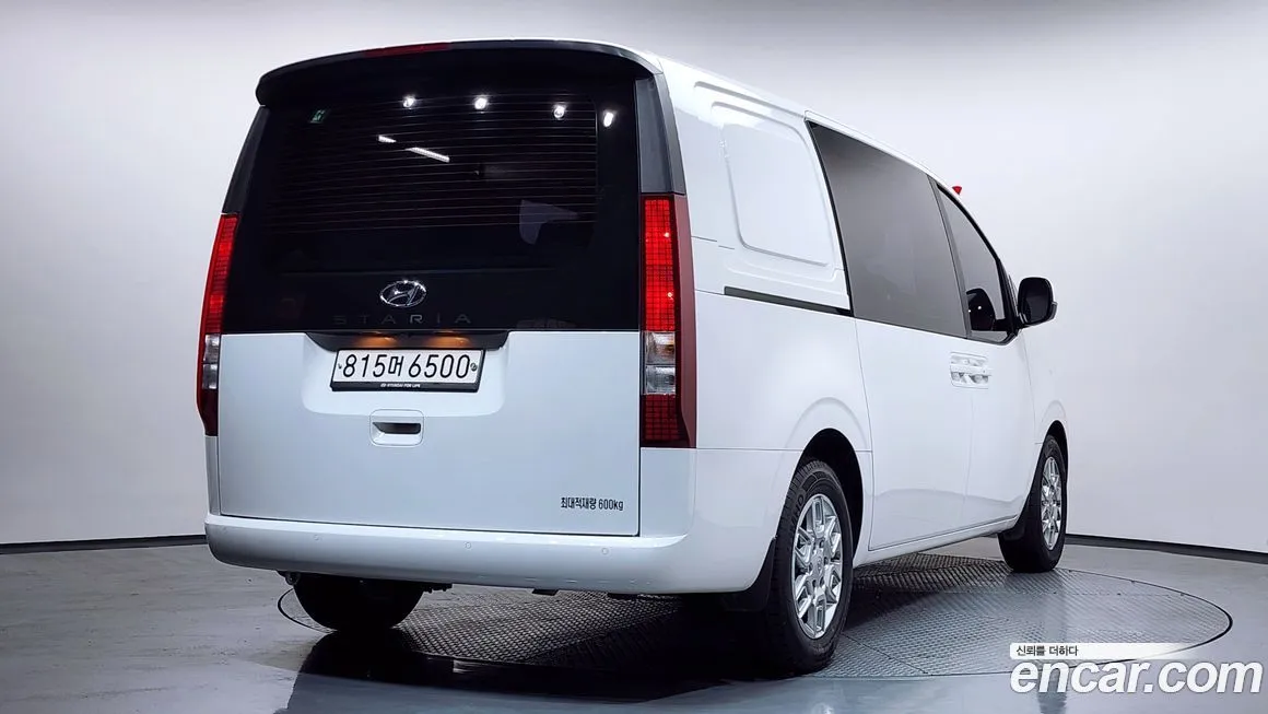 Hyundai Staria — фото 2