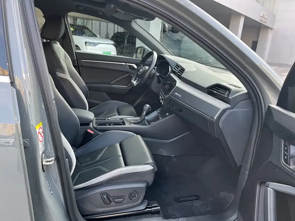 Audi Q3 2023 из CN, фото 10