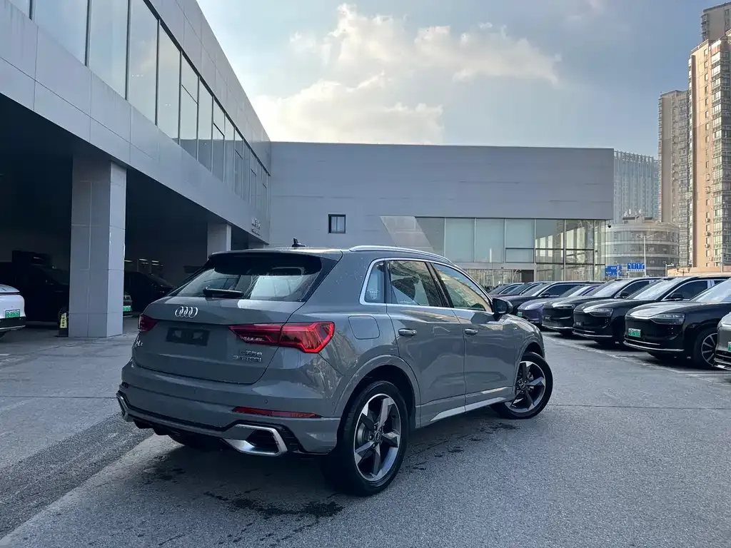 Audi Q3 2023 из CN, фото 2