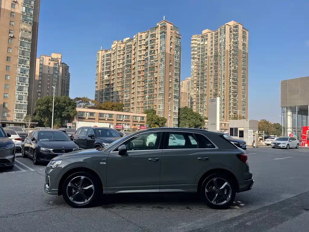 Audi Q3 2023 из CN, фото 3
