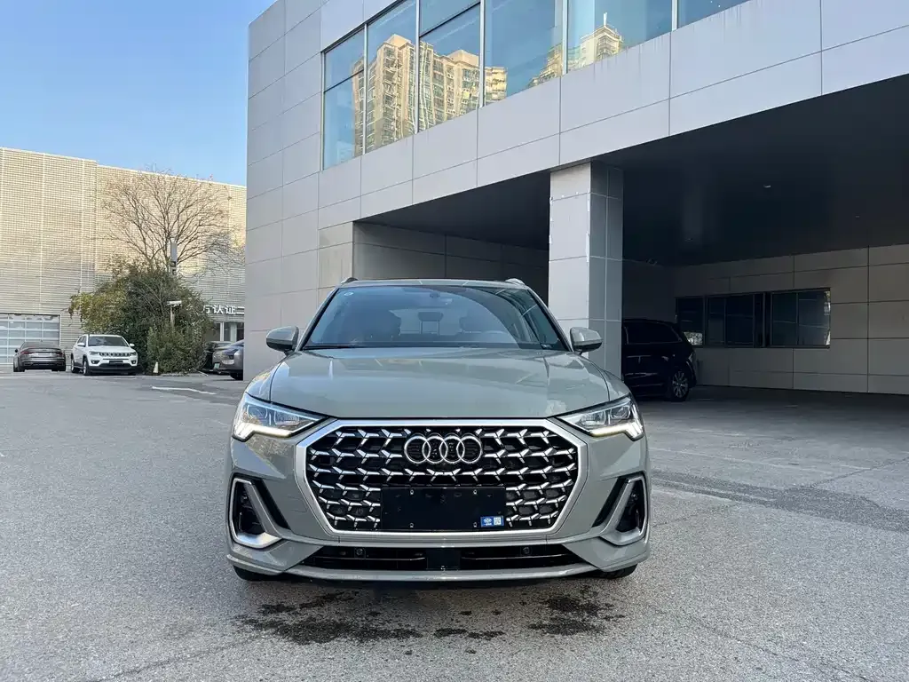 Audi Q3 2023 из CN, фото 4