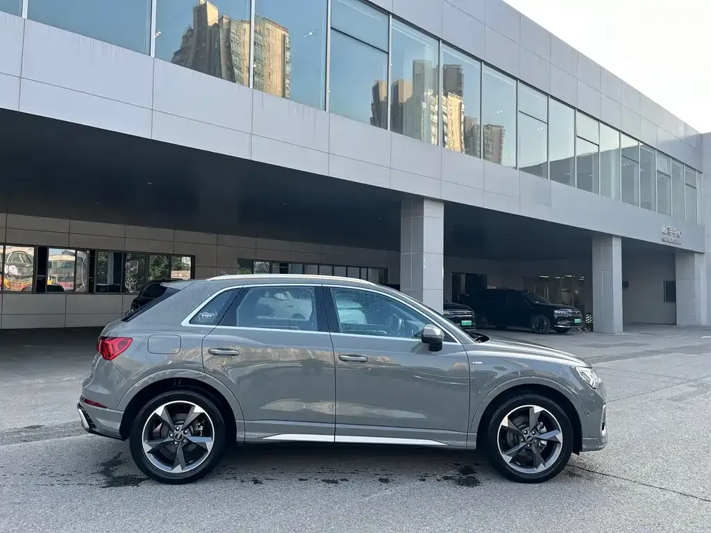Audi Q3 2023 из CN, фото 5