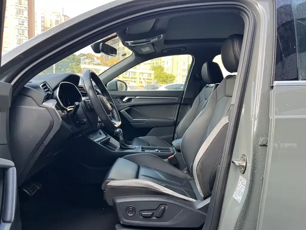 Audi Q3 2023 из CN, фото 7