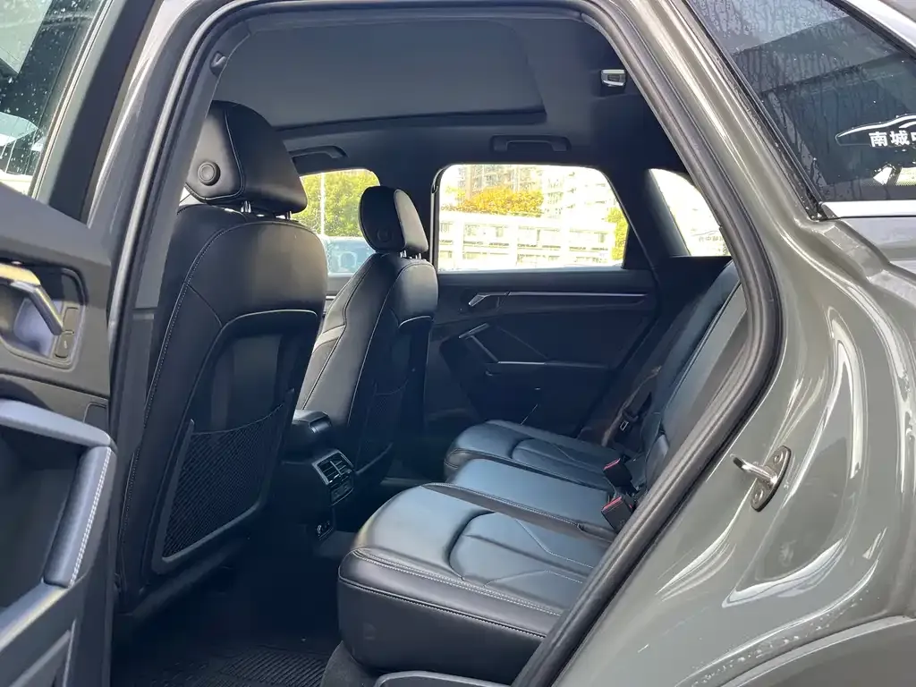 Audi Q3 2023 из CN, фото 8