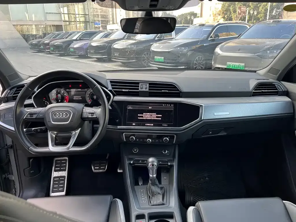 Audi Q3 2023 из CN, фото 9