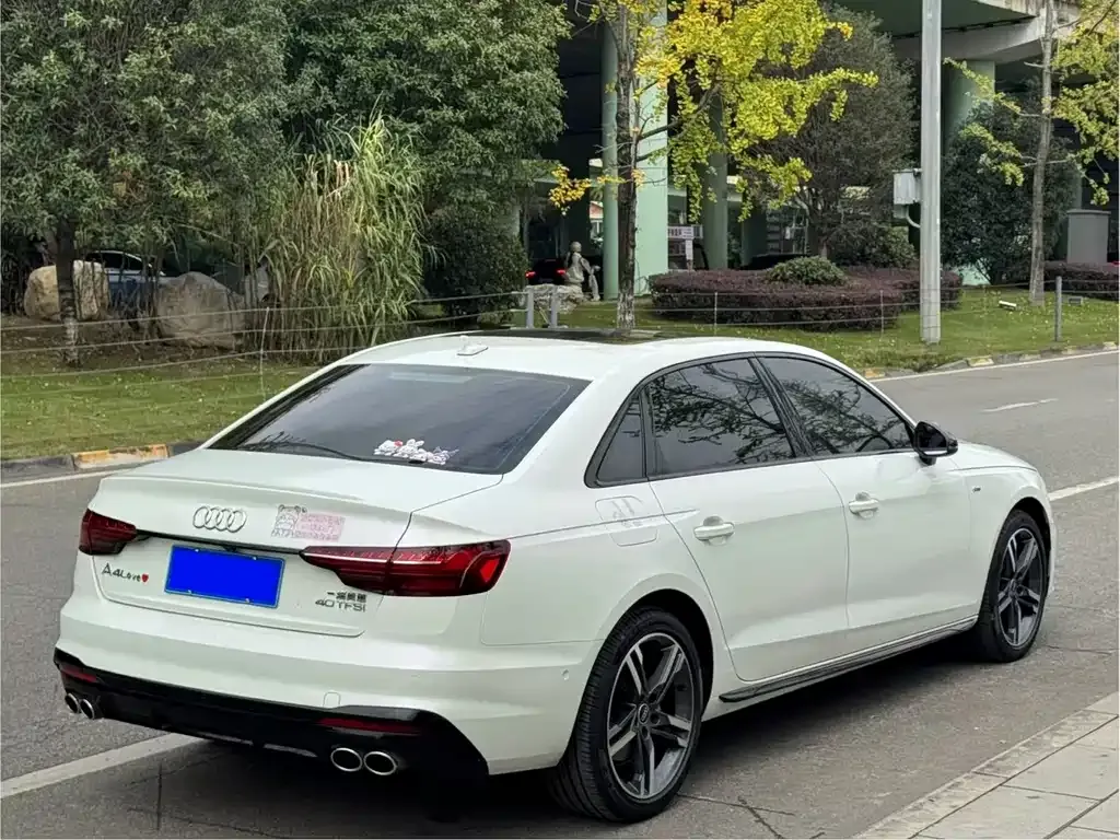 Audi A4L 2022 из CN, фото 3