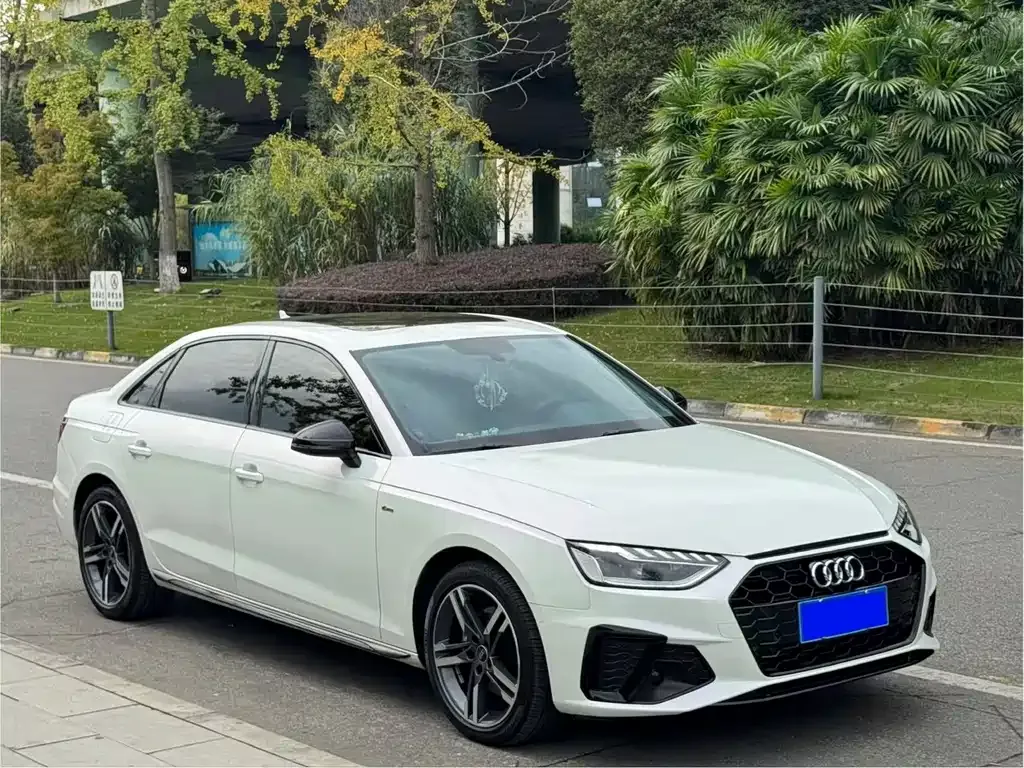 Audi A4L 2022 из CN, фото 4