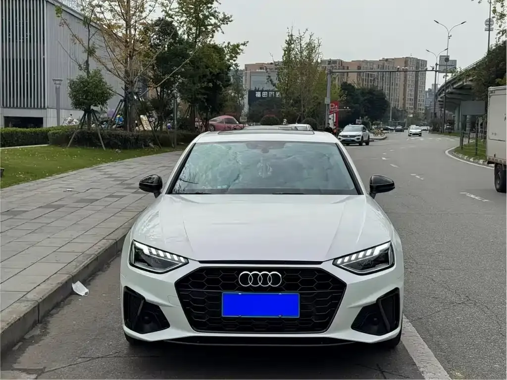 Audi A4L 2022 из CN, фото 5
