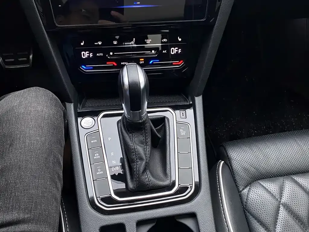 Volkswagen Magotan GTE PHEV 2023 из CN, фото 10