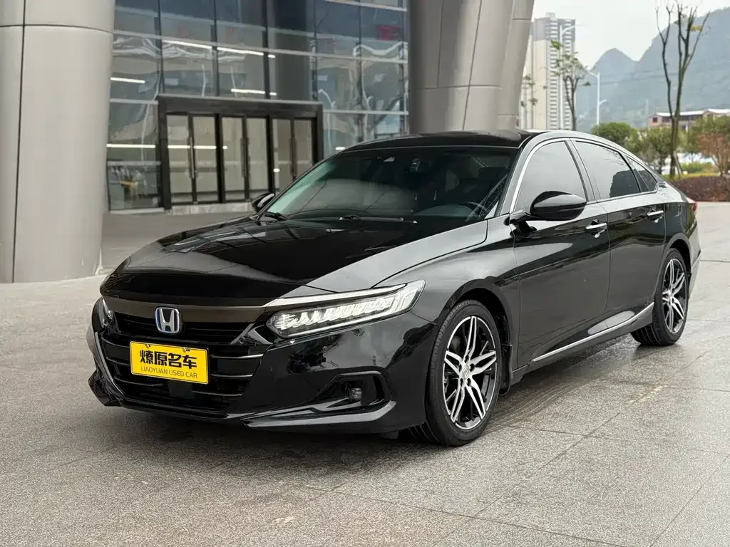 Honda Accord — фото 1