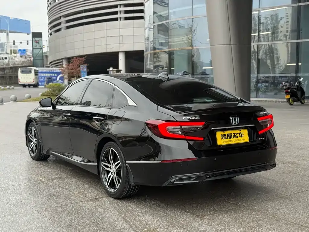 Honda Accord — фото 6