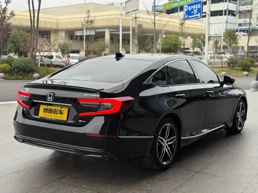 Honda Accord — фото 8