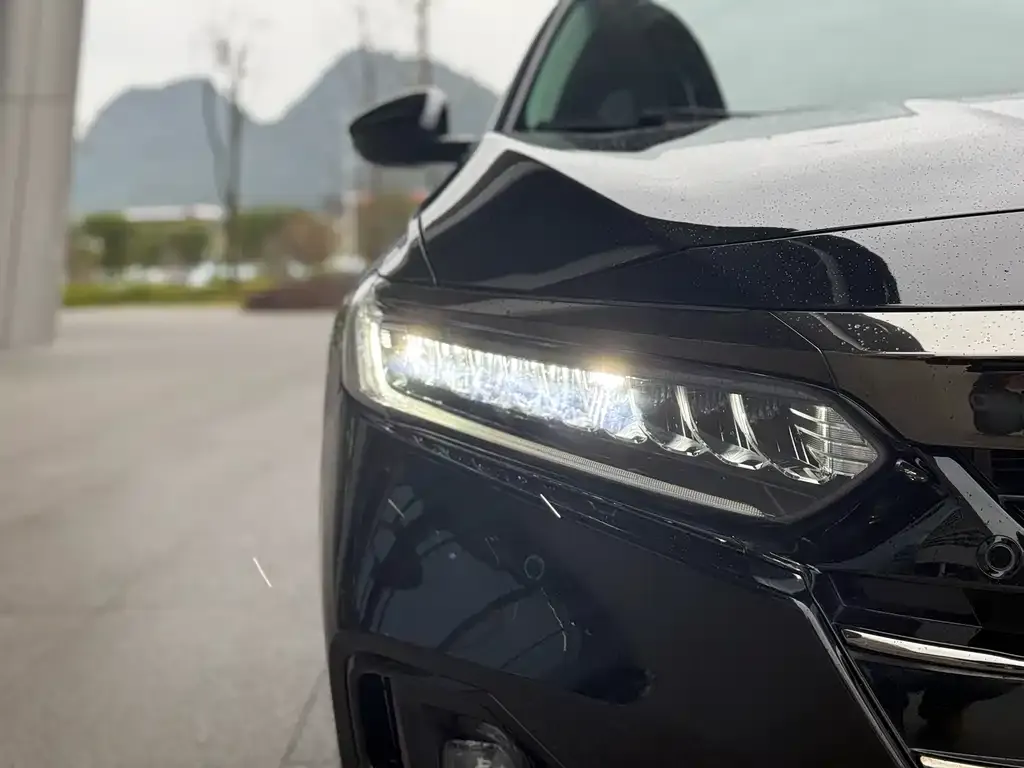 Honda Accord — фото 9