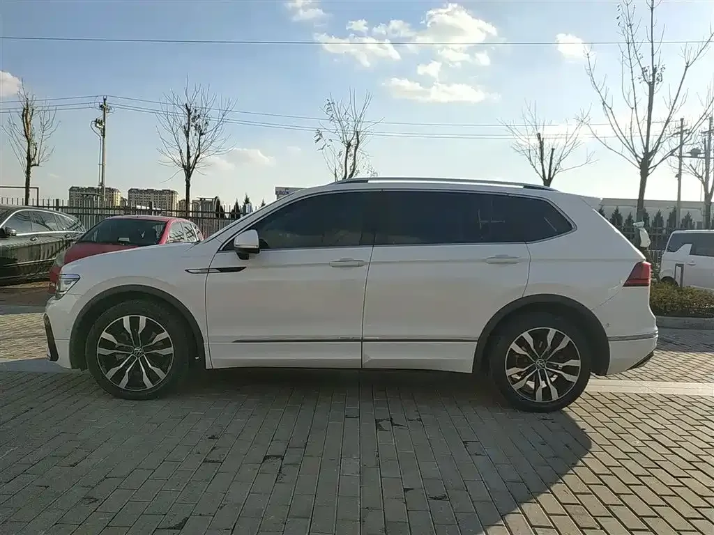 Volkswagen Tiguan L 2021 из CN, фото 5