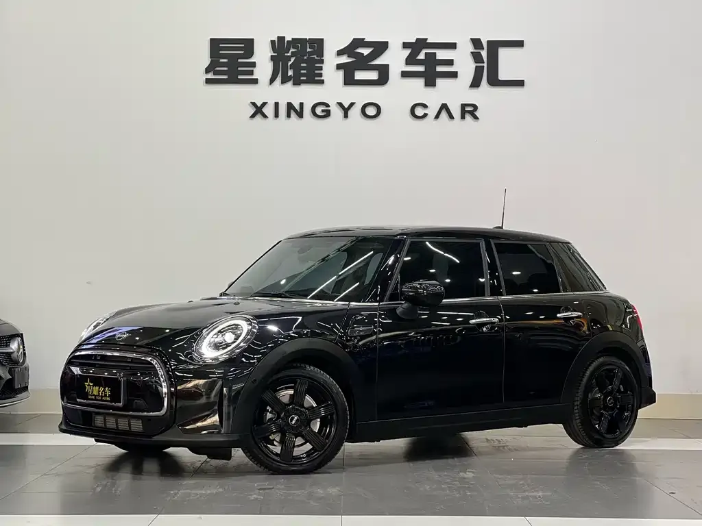 MINI Cooper (3-door) 2024 из CN, фото 1