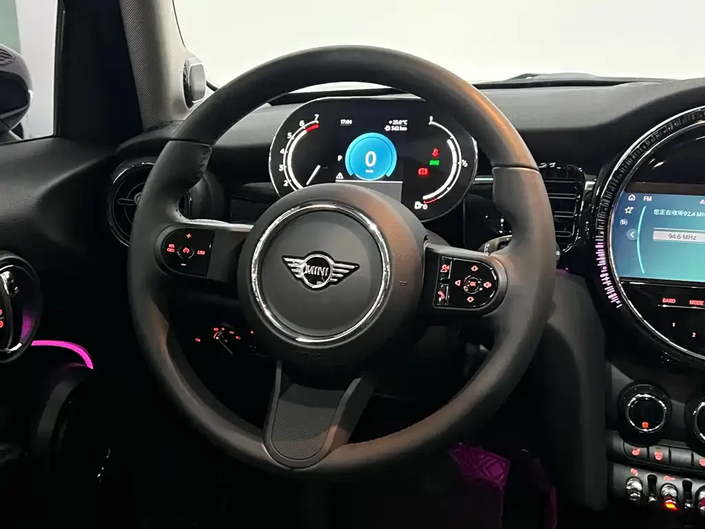 MINI Cooper (3-door) 2024 из CN, фото 10