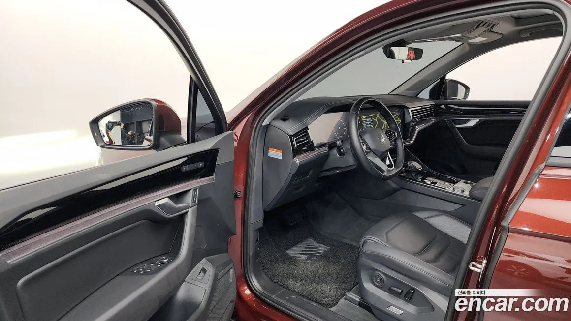 Volkswagen Touareg 2023 из KR, фото 10