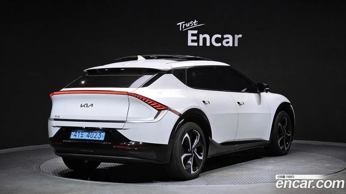Kia EV6 2023 из KR, фото 2