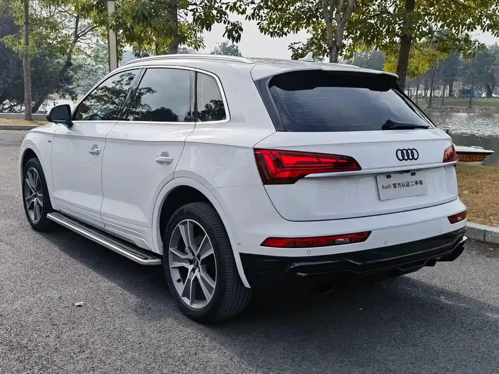 Audi Q5L — фото 4