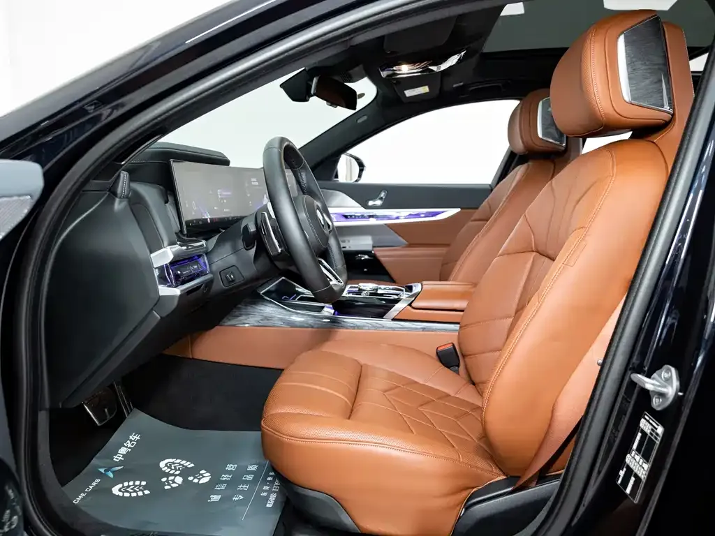 BMW 7 Series 2024 из CN, фото 4