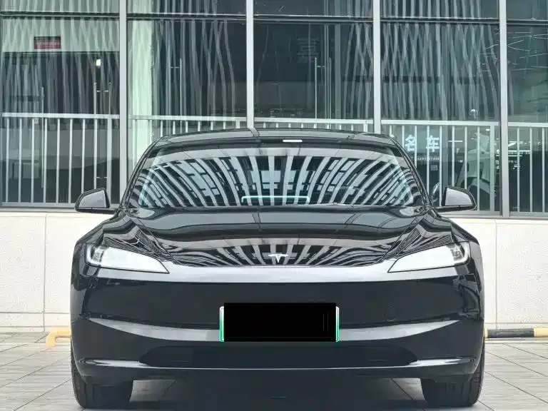 Tesla Model Y 2023 из CN, фото 2