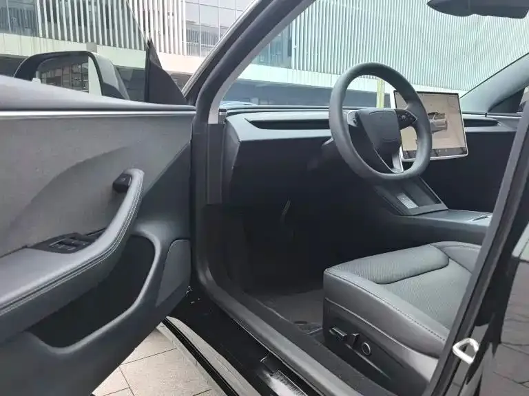 Tesla Model Y 2023 из CN, фото 4