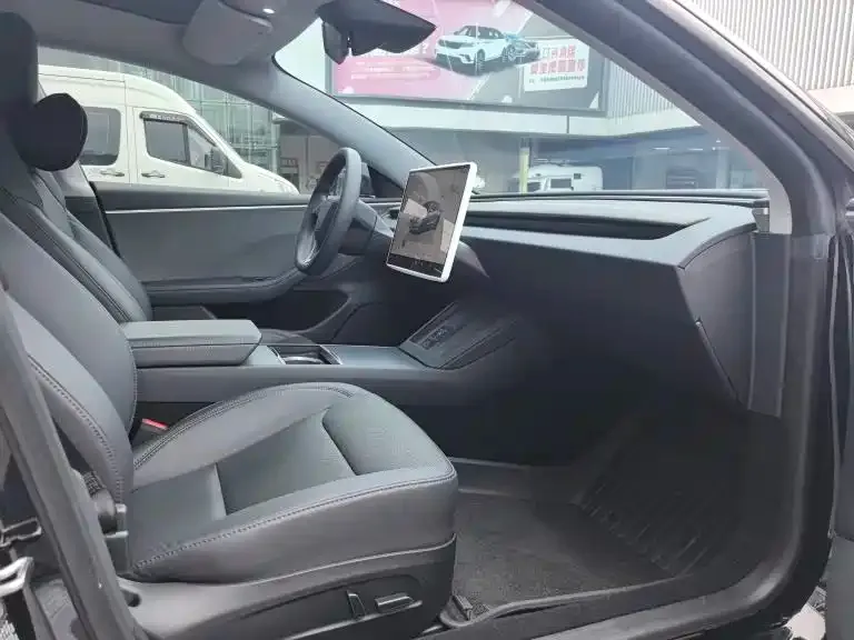 Tesla Model Y 2023 из CN, фото 9