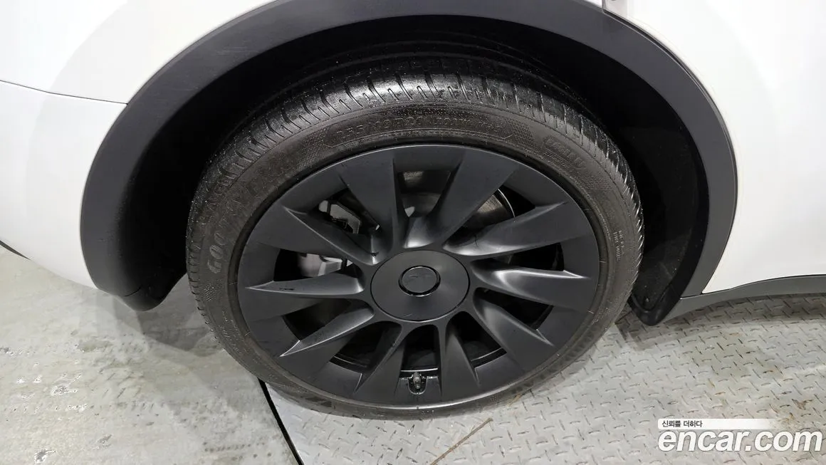 Tesla Model Y 2023 из KR, фото 5