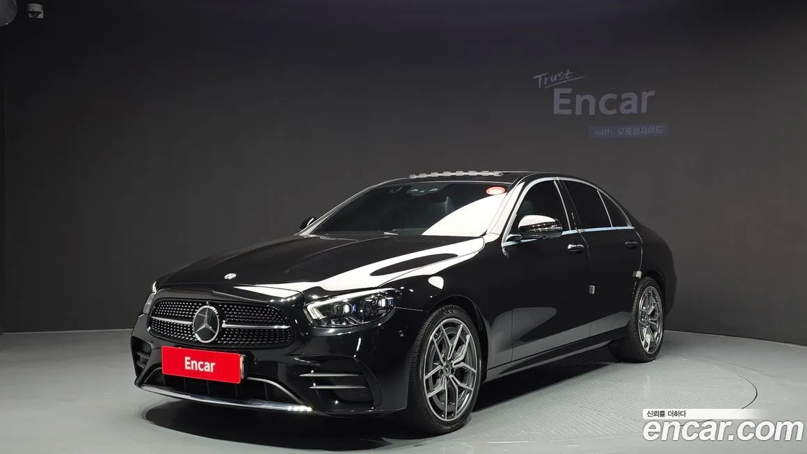 Mercedes-Benz E-Class — фото 1