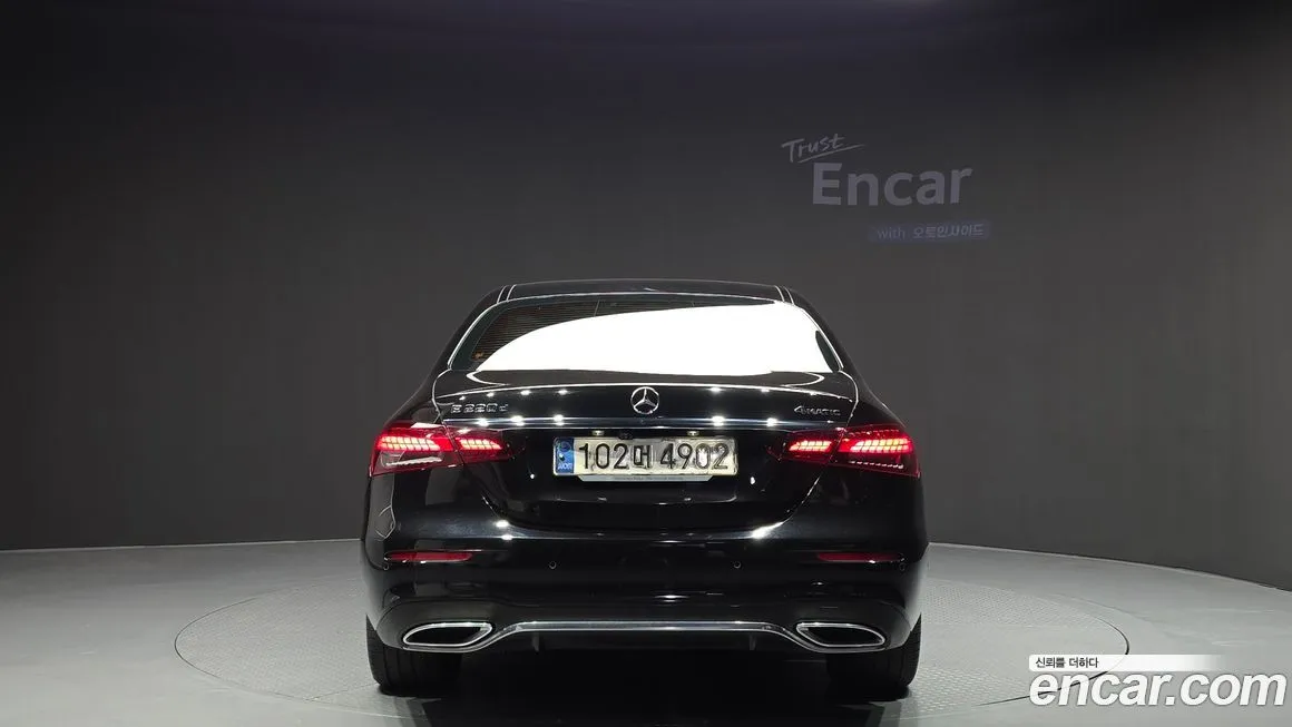 Mercedes-Benz E-Class — фото 4