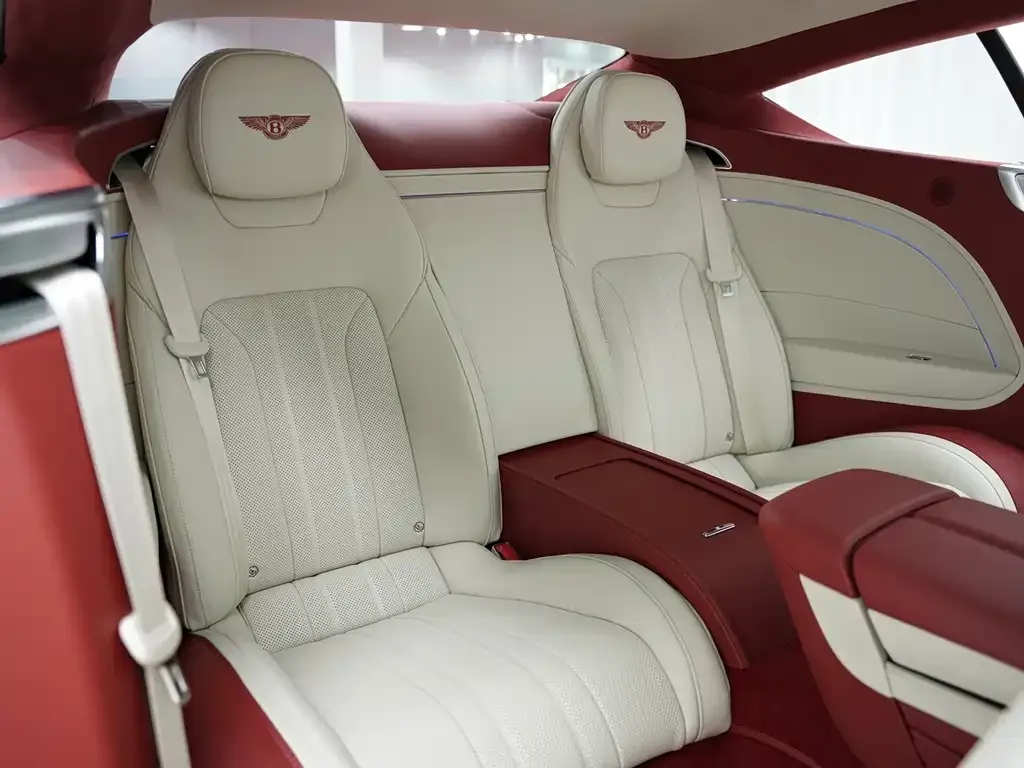 Bentley Continental 2023 из CN, фото 6