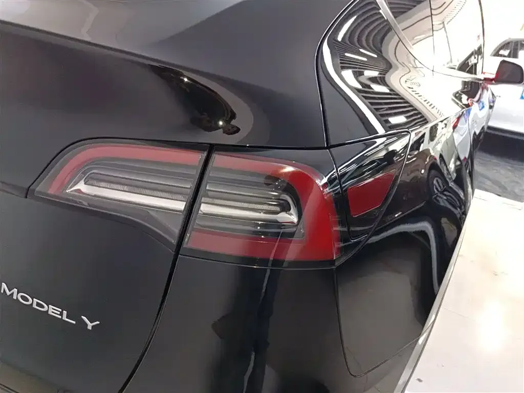 Tesla Model Y 2023 из CN, фото 8