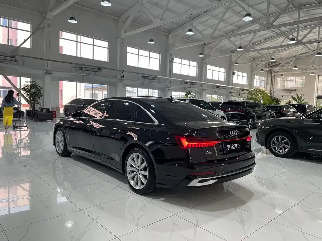 Audi A6L 2024 из CN, фото 4