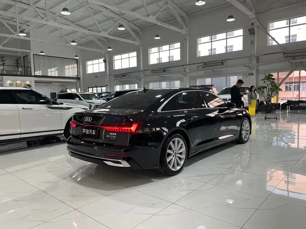Audi A6L 2024 из CN, фото 6