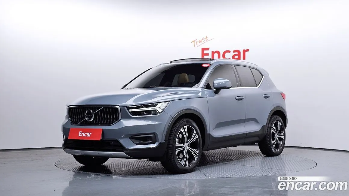 Volvo XC40 — фото 1