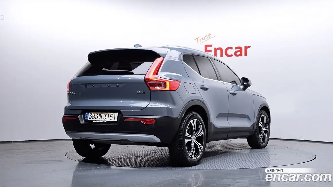 Volvo XC40 — фото 2