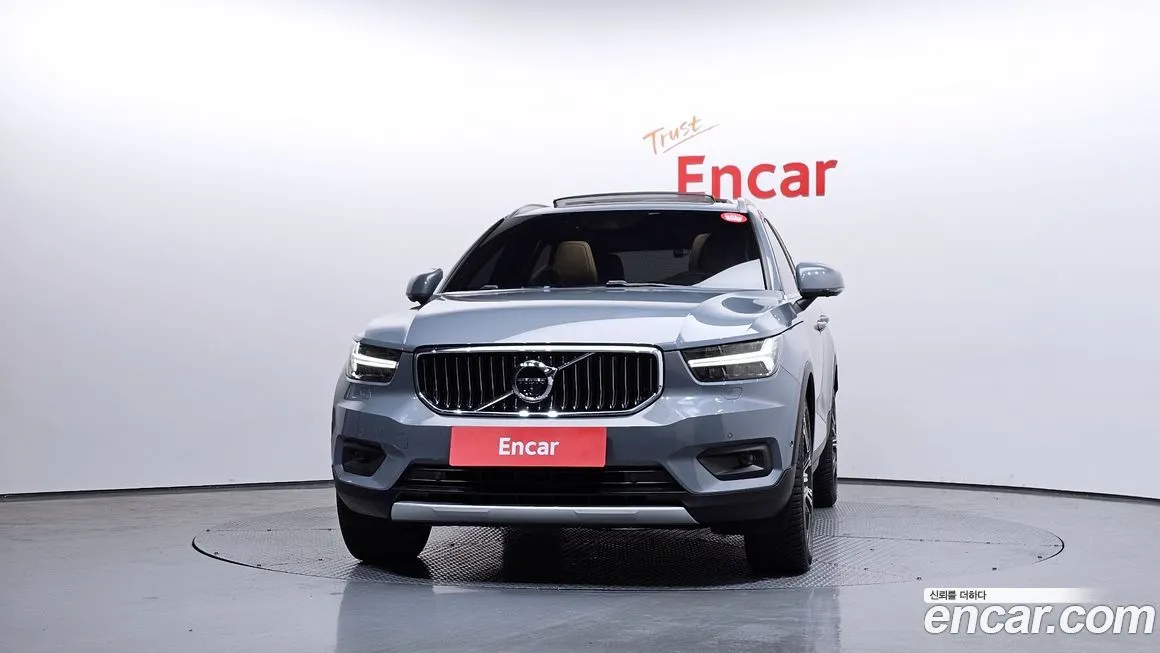 Volvo XC40 — фото 3