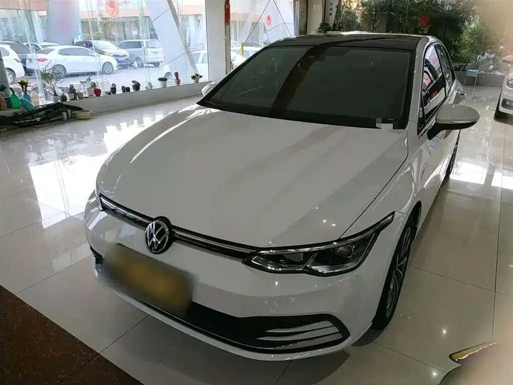 Volkswagen Golf 2023 из CN, фото 2