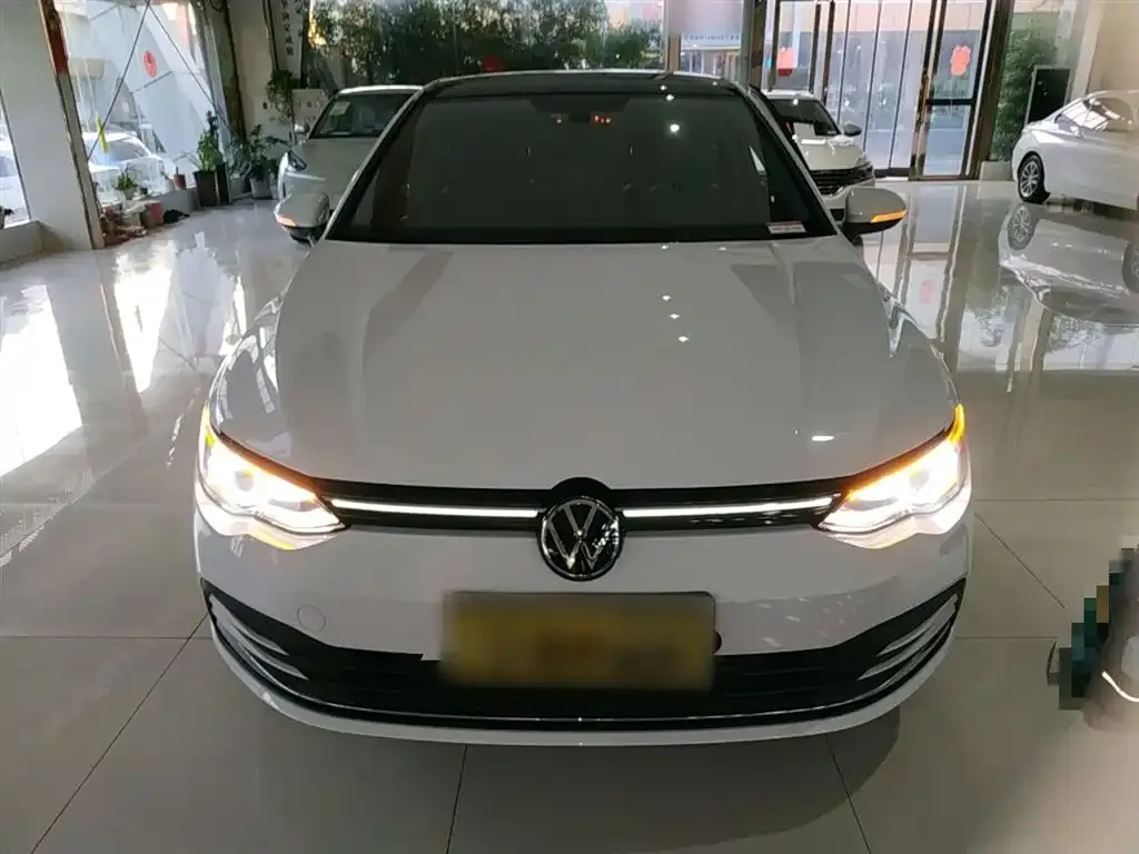 Volkswagen Golf 2023 из CN, фото 3