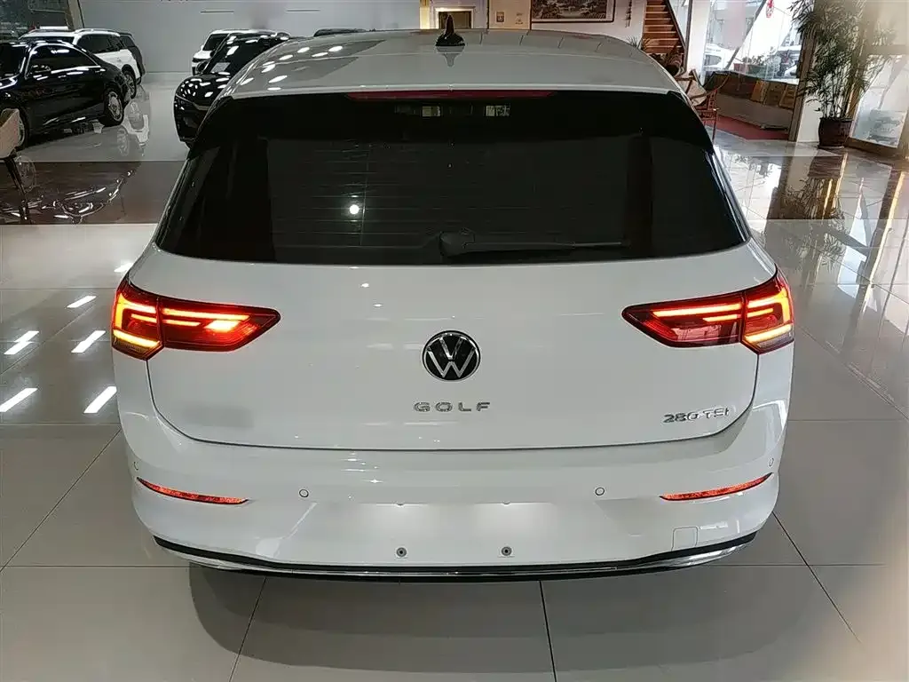 Volkswagen Golf 2023 из CN, фото 6