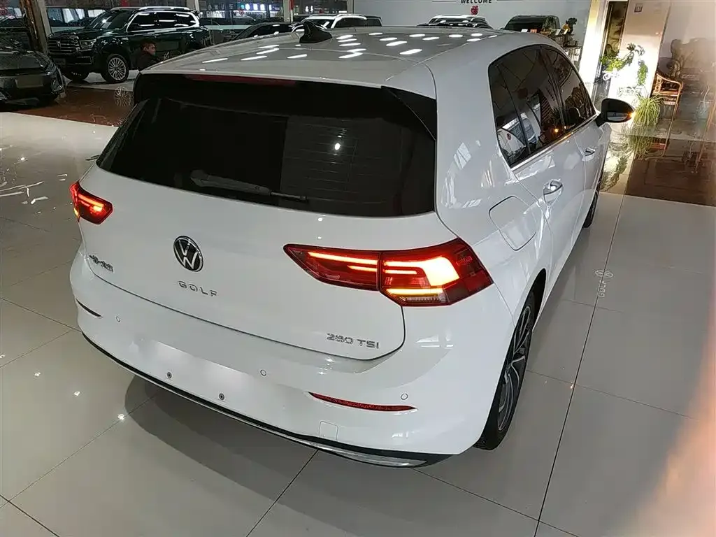 Volkswagen Golf 2023 из CN, фото 7