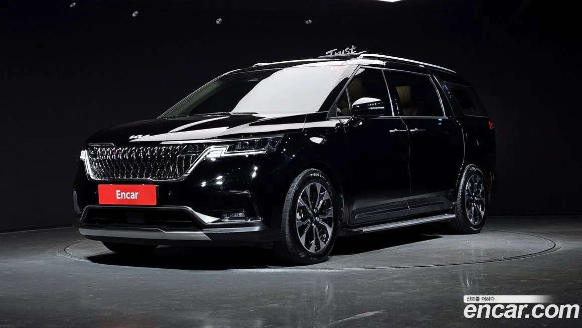Kia Carnival — фото 1